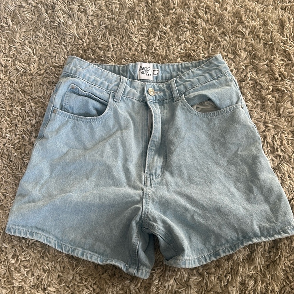Princess Polly shorts size 6 light wash